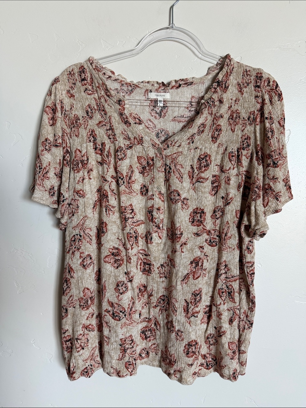 Maurices Beige Floral Short Sleeve V-Neck Blouse